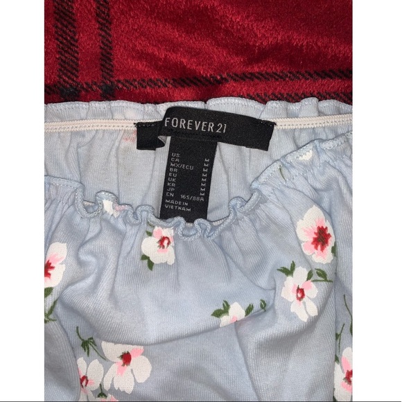 Floral Crop Top - Picture 2 of 3